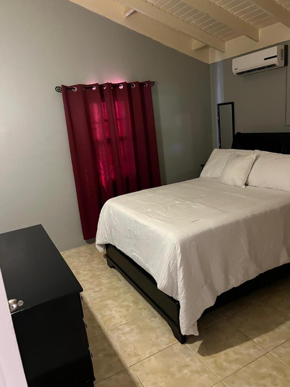 Reddie Vacation Homes Windsor  Экстерьер фото